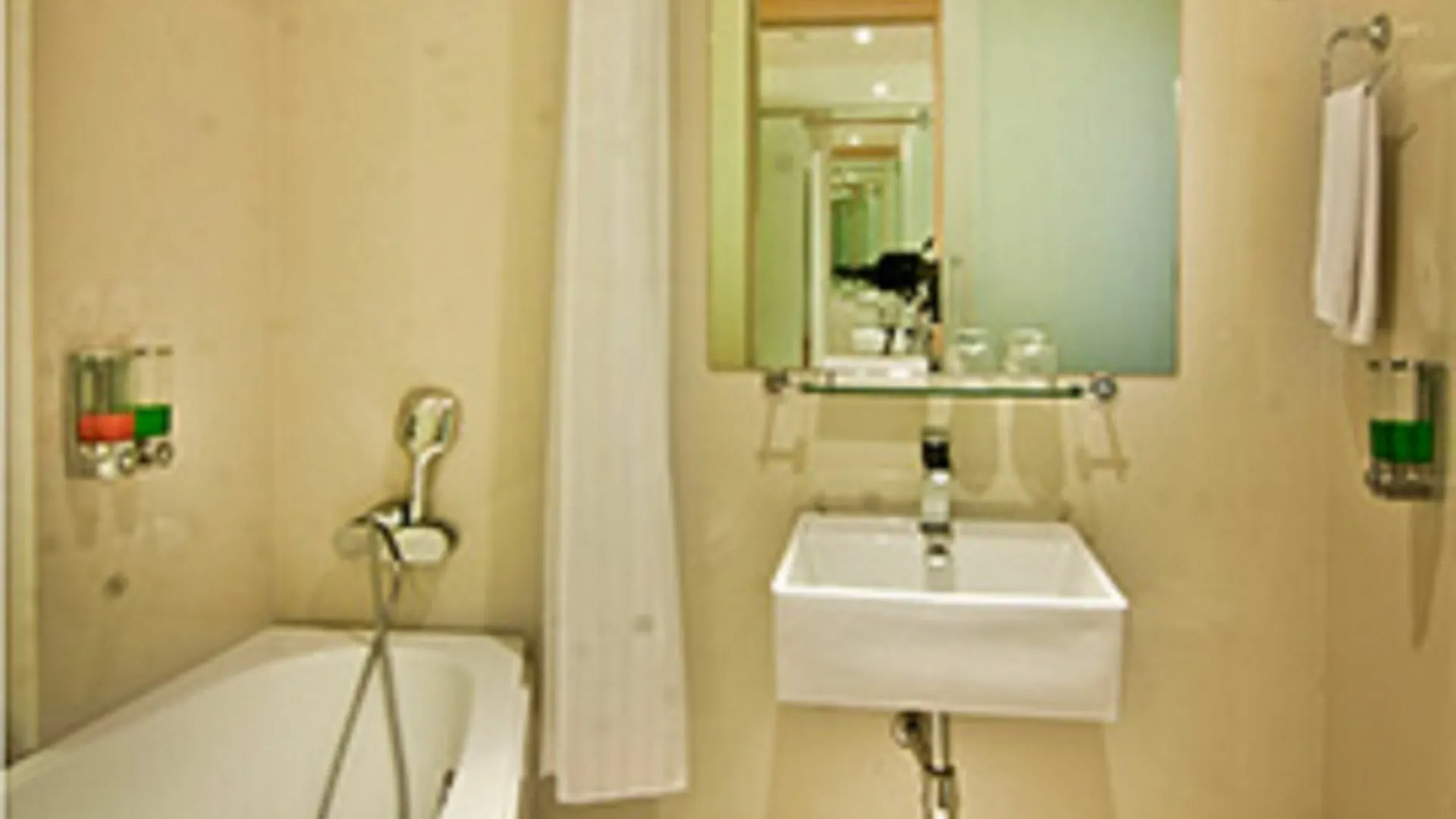 Kimono Spa Hotel Kuta Lombok